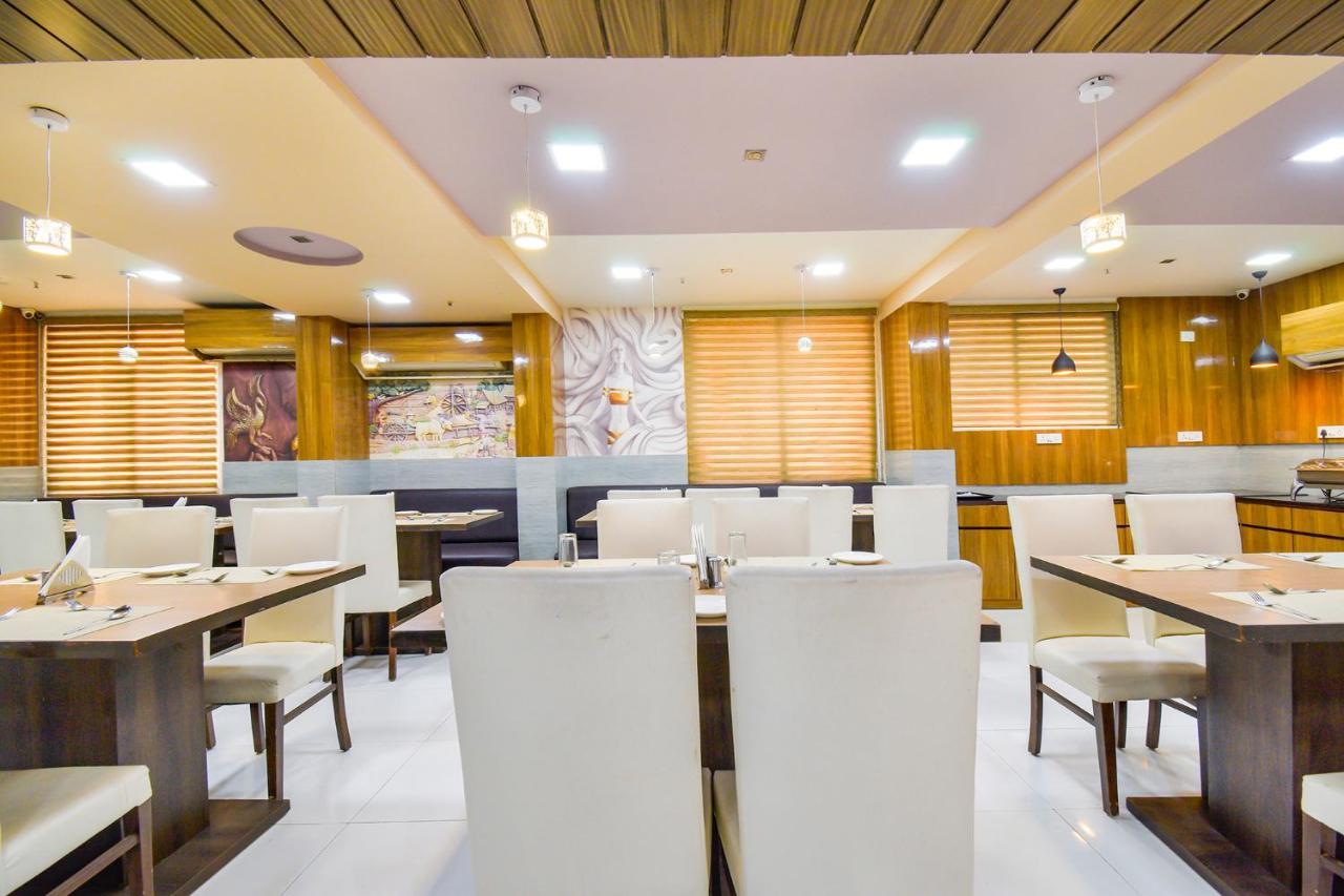 Fabhotel Kohinoor Plaza Ahmedabad Exterior photo