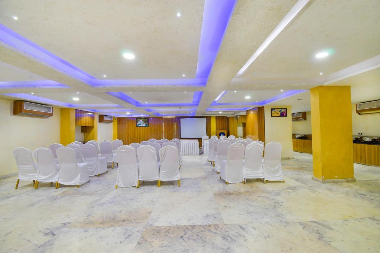 Fabhotel Kohinoor Plaza Ahmedabad Exterior photo