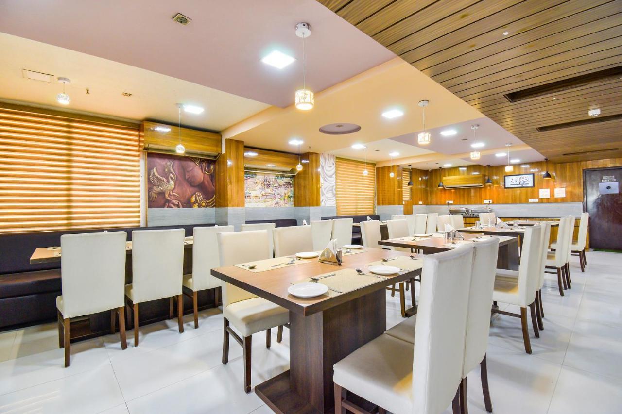 Fabhotel Kohinoor Plaza Ahmedabad Exterior photo