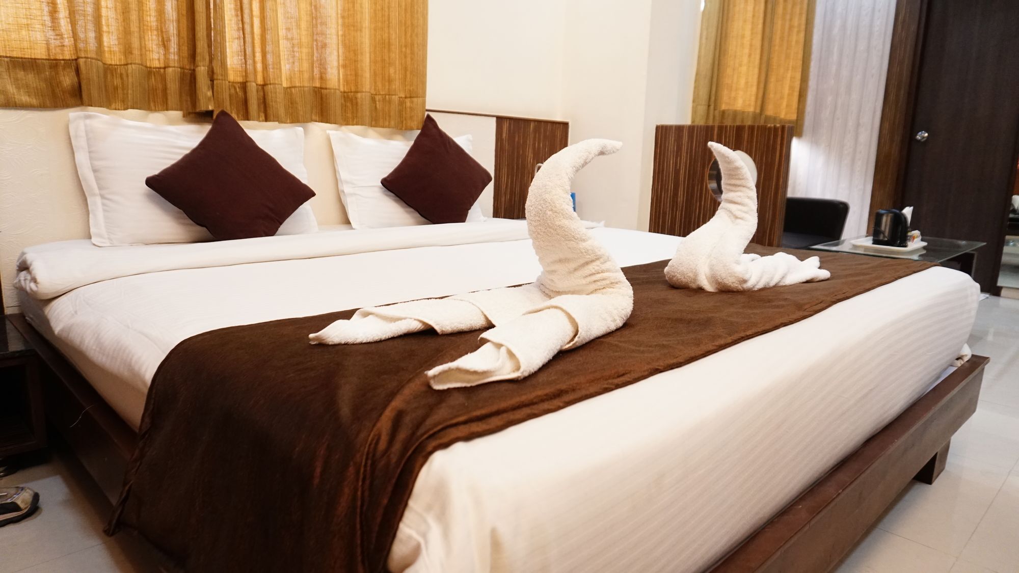 Fabhotel Kohinoor Plaza Ahmedabad Exterior photo
