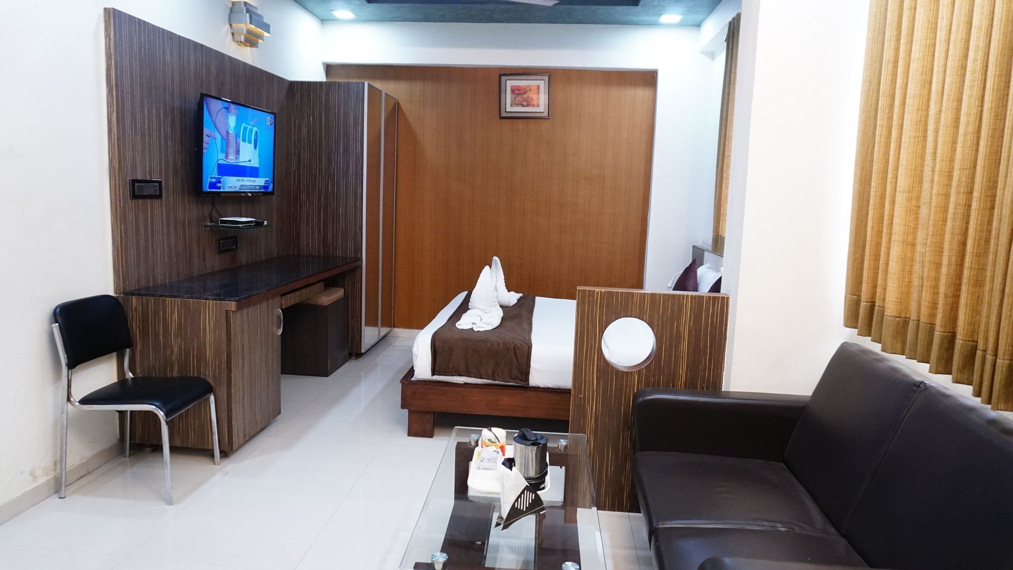 Fabhotel Kohinoor Plaza Ahmedabad Exterior photo