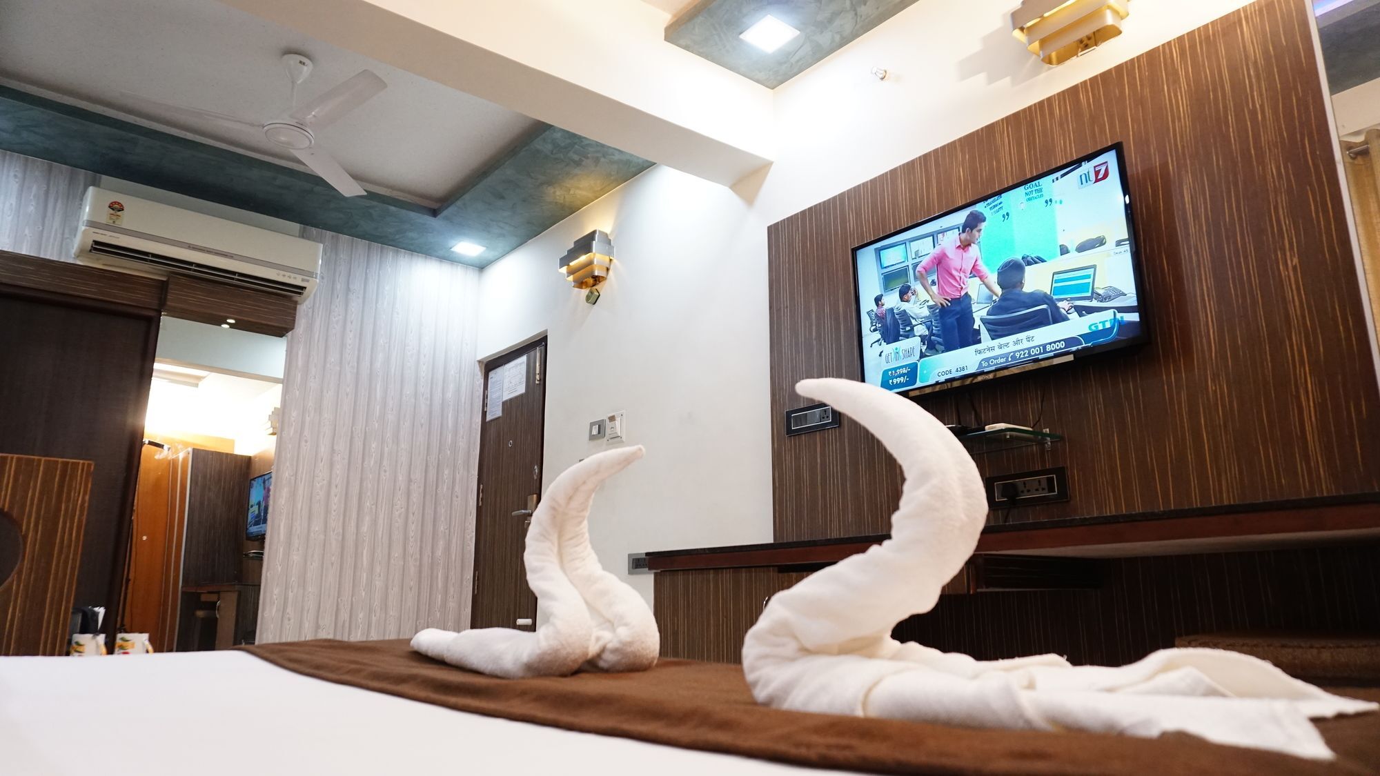 Fabhotel Kohinoor Plaza Ahmedabad Exterior photo